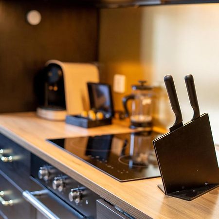 Capsule Temps Suspendu - Balneo, Home Cinema & Billard ヴァランシエンヌ エクステリア 写真