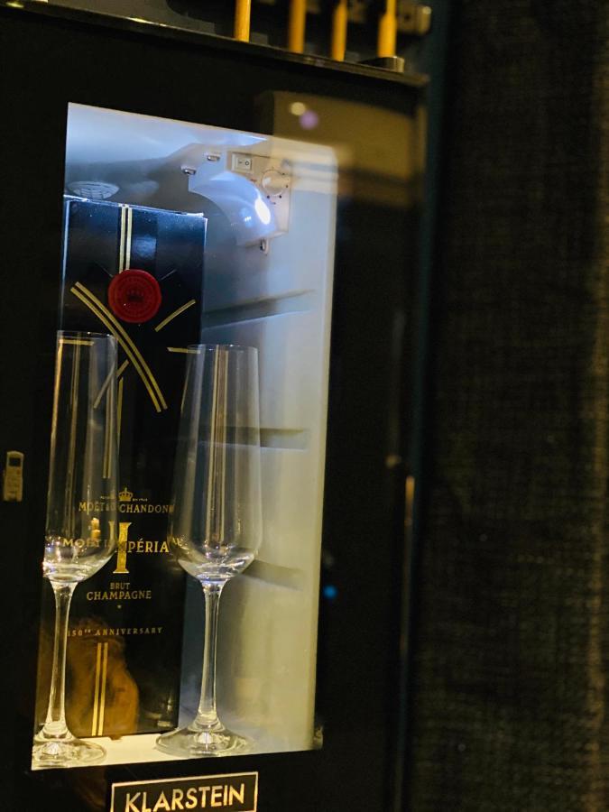 Capsule Temps Suspendu - Balneo, Home Cinema & Billard ヴァランシエンヌ エクステリア 写真